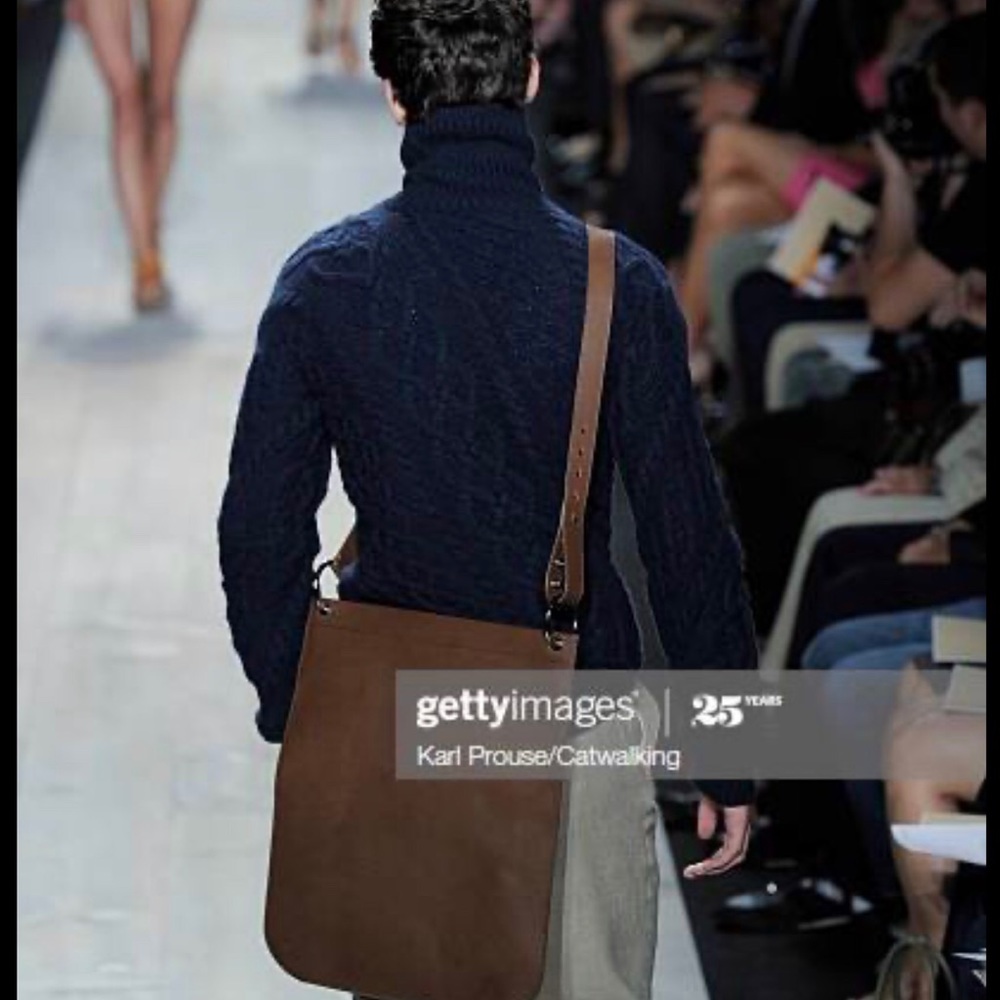 Michael Kors Runway flat tote